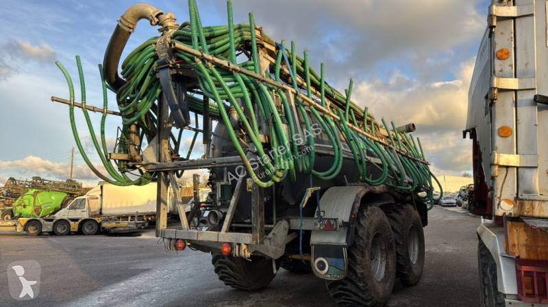 Mauguin Cyclone 16700 spraying