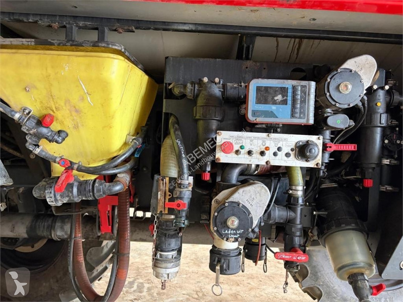 Kverneland iXdrive 6000 liter spraying