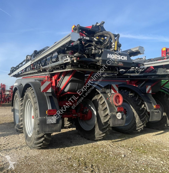 Horsch  LEEB 12 TD spraying