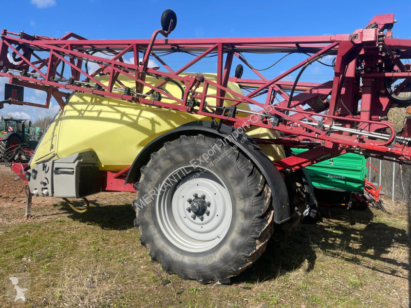 Hardi  Commander 4400 spraying