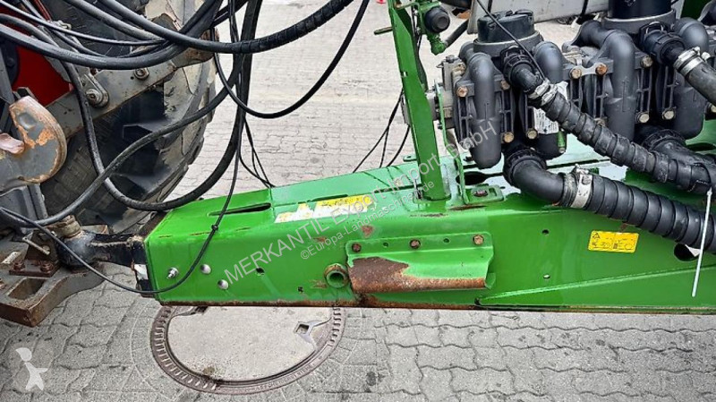 Amazone  UX11200 36m spraying