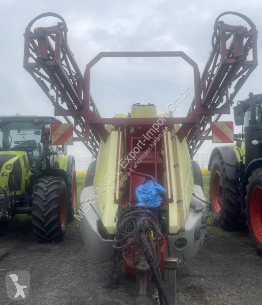 Hardi  Commander 4400 spraying