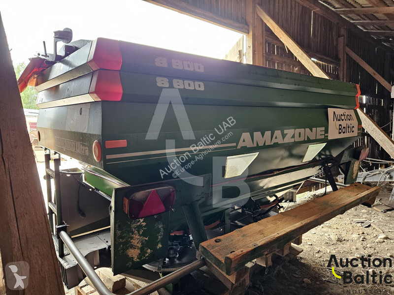 Amazone ZA-M ultra spraying