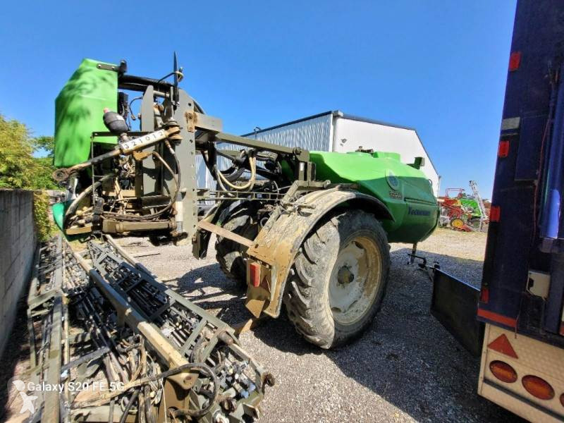 Tecnoma TECNIS 3500 spraying