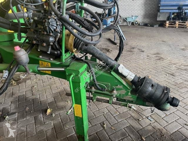 Pulvérisation John Deere 832