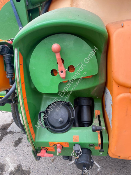 Pulvérisation Amazone  UX 4200