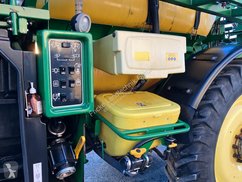 John Deere  5430i spraying
