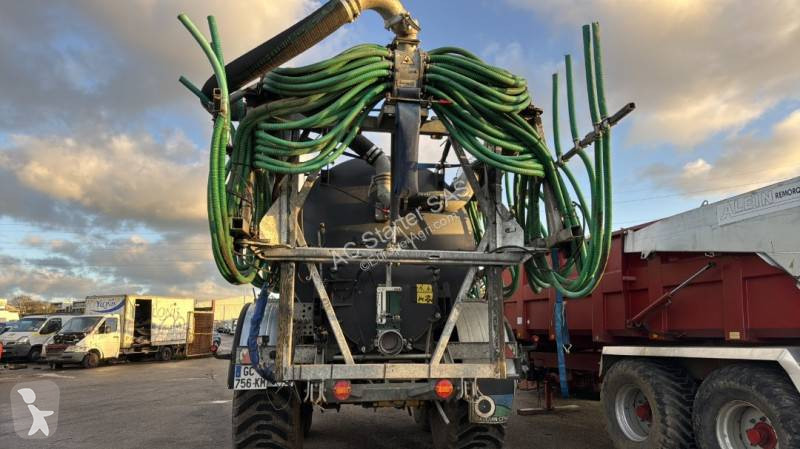 Mauguin Cyclone 16700 spraying