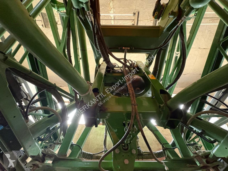 Amazone  UX11201 Super 36m spraying