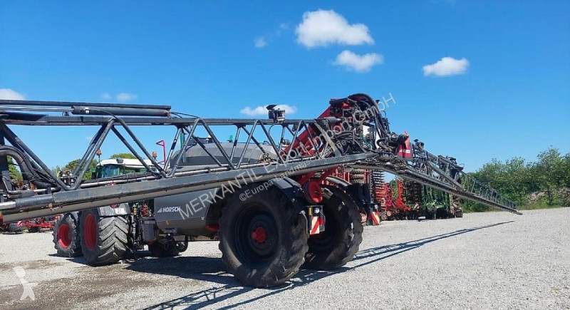 Horsch  Leeb GS 8000 spraying