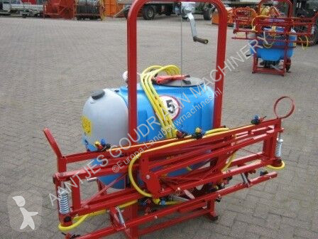 Reinigingsspuiten spraying
