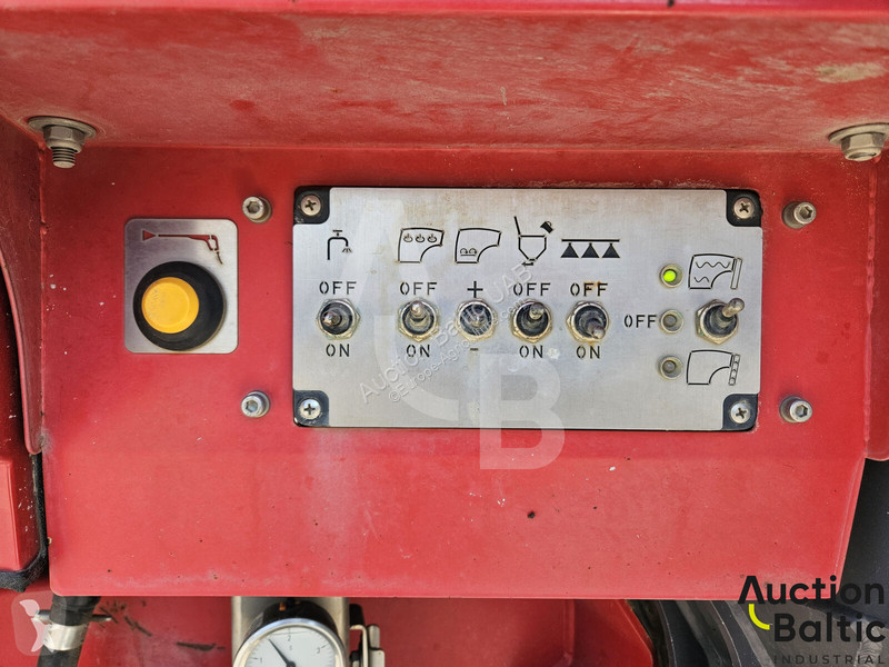 Horsch Leeb 8 GS spraying
