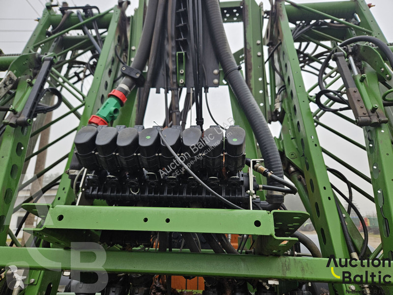 Amazone UG 3000 spraying