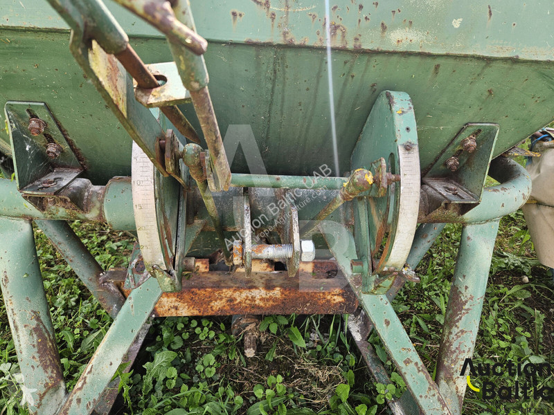 Sprøjtning  mašinų gamykla TRB-1200
