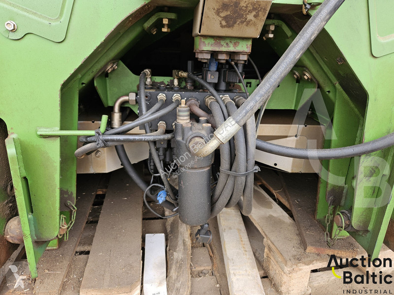 Amazone ZA-M ultra spraying