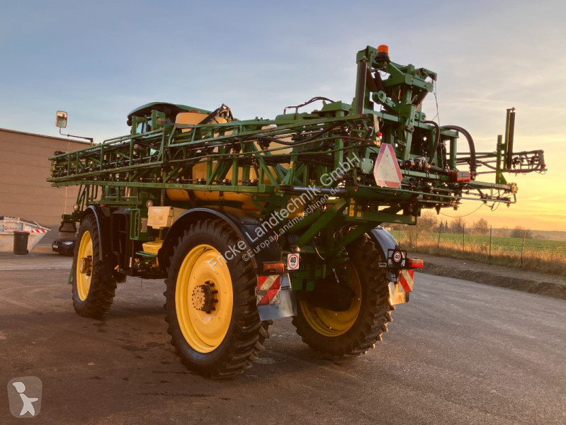 John Deere  5430i spraying
