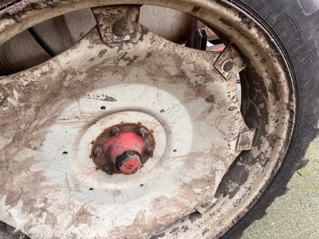 Besprutning Agrifac getrokken veldspuit 2000 ltr