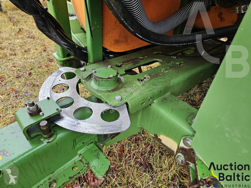 Amazone UG 3000 spraying