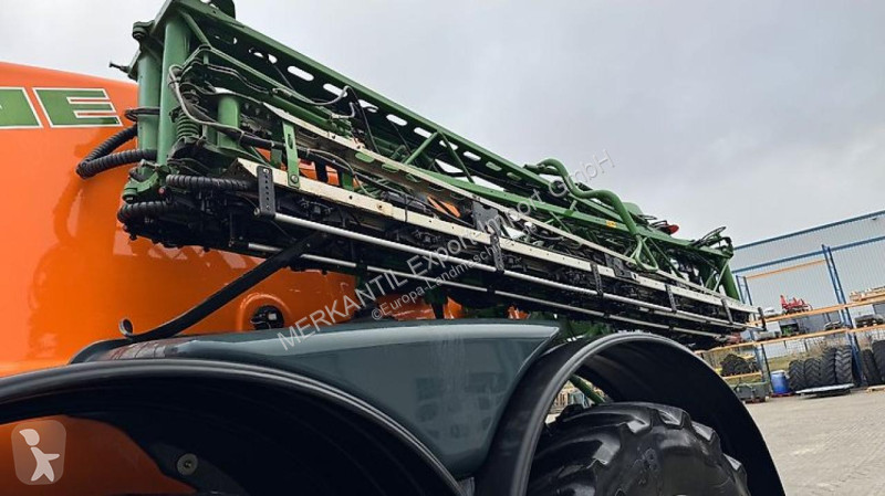 Amazone  UX11200 36m spraying