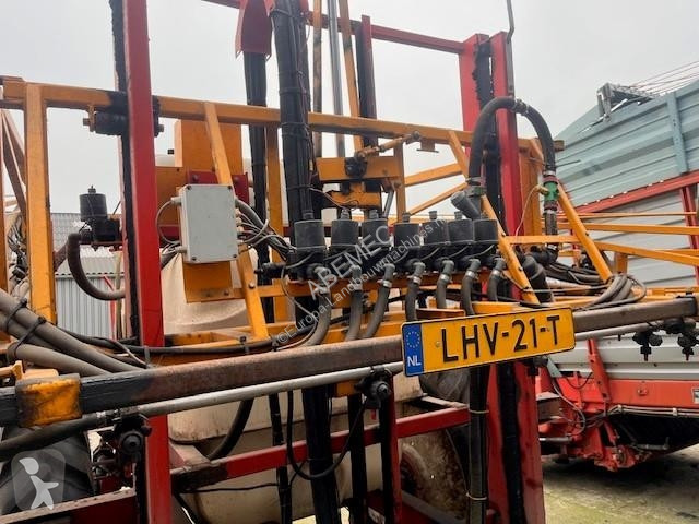Besprutning Agrifac getrokken veldspuit 2000 ltr