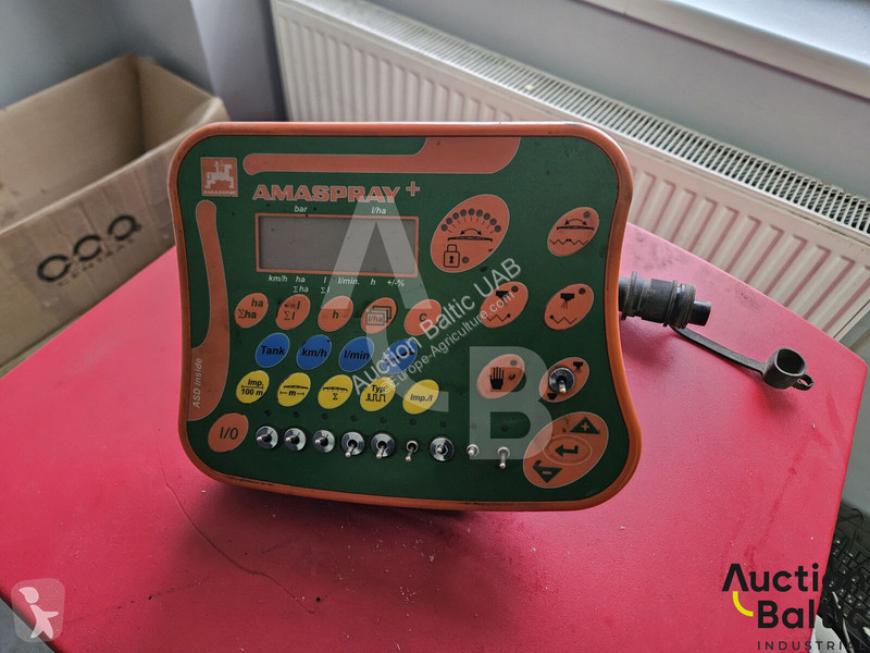 Amazone UG 3000 spraying