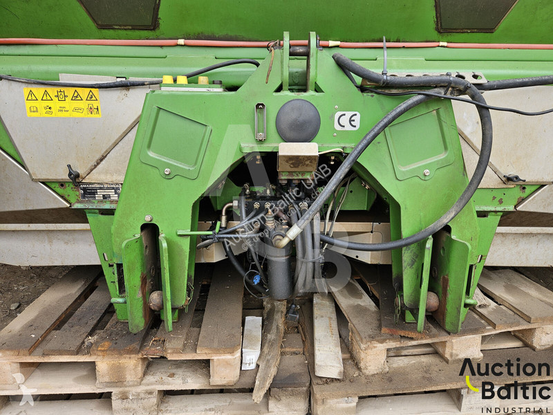 Amazone ZA-M ultra spraying