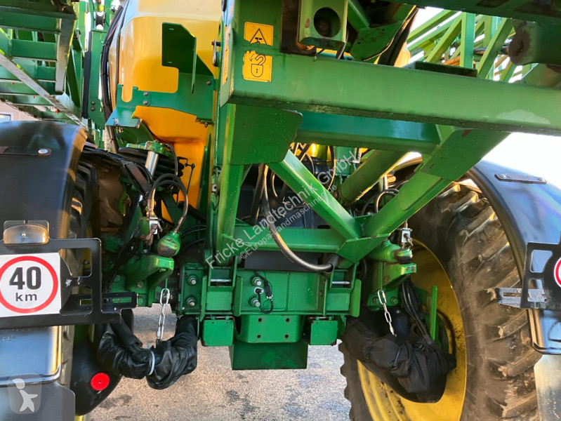 John Deere  5430i spraying