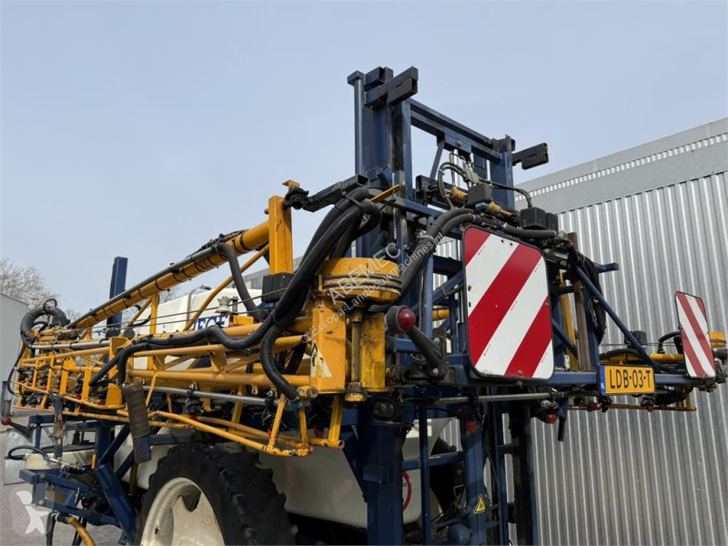 Veldspuit getrokken 30 meter spraying