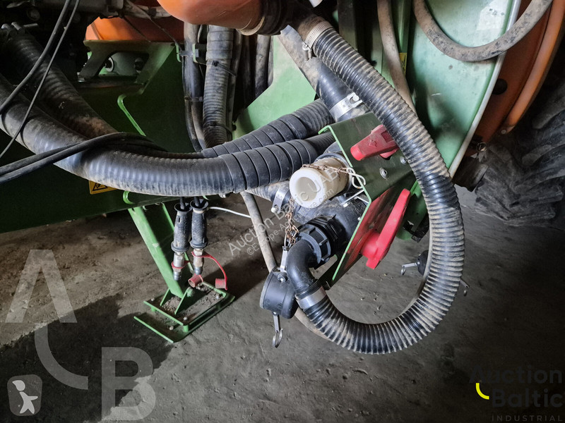 Besprutning Amazone UX 5200