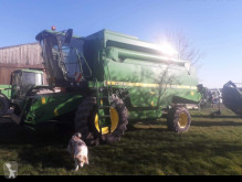 Moissonneuse-batteuse John Deere 2256