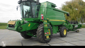 Moissonneuse-batteuse John Deere T550