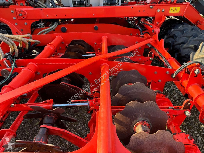 Kuhn  ESPRO 6000 RC seeder