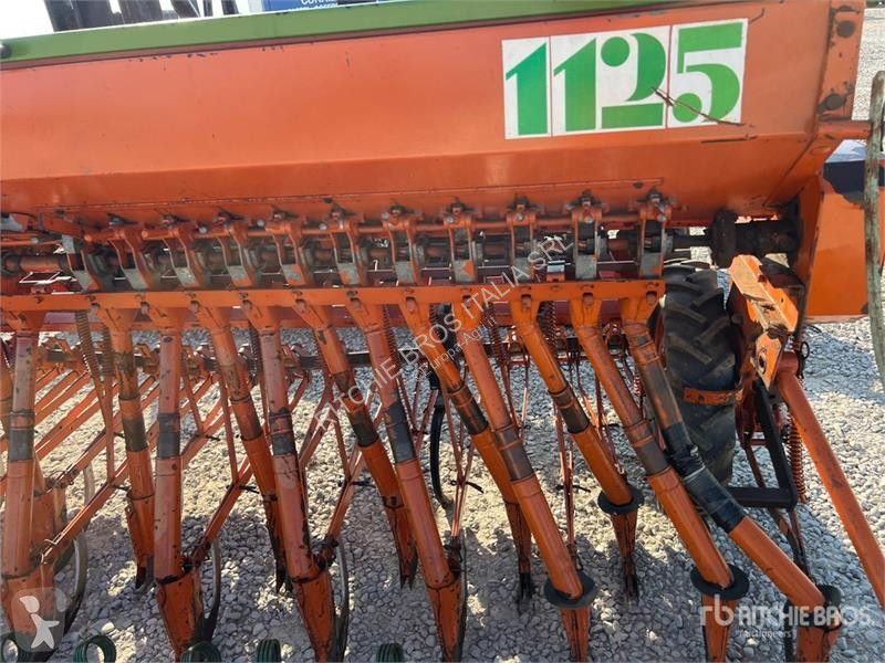 Semoir  w/ Harrow Seeder