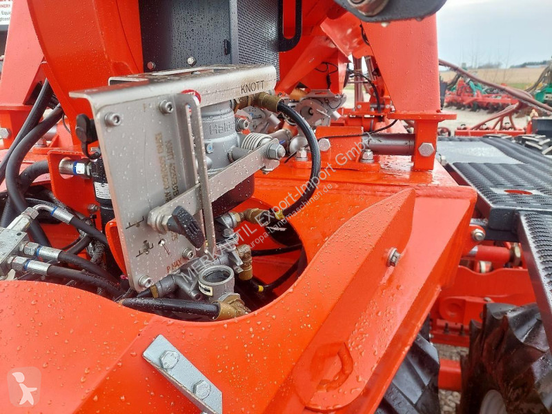 Såningsmaskin Kuhn 6000 RC „Mix“ Vistaflow