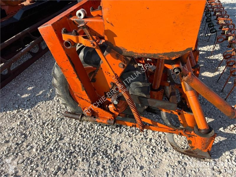 Semoir  w/ Harrow Seeder
