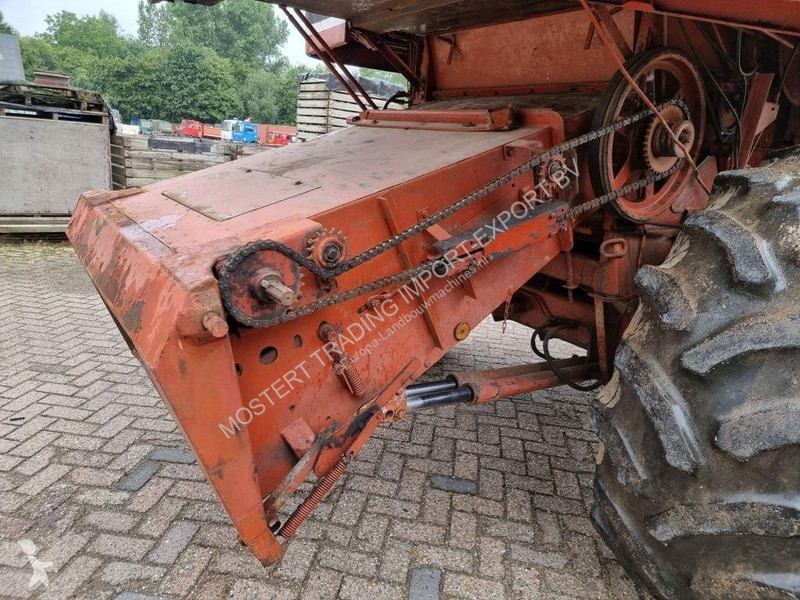 Laverda 3550 R Laverda 3550 R combine harvester...