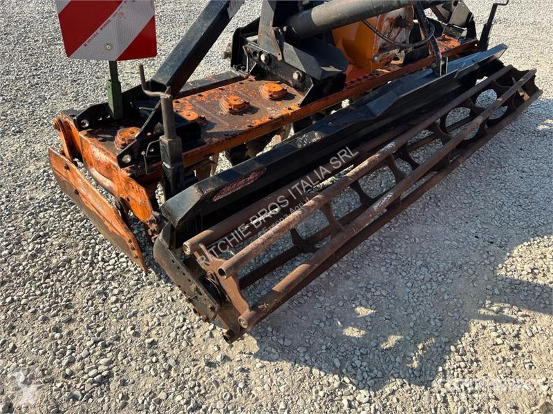 Semoir  w/ Harrow Seeder