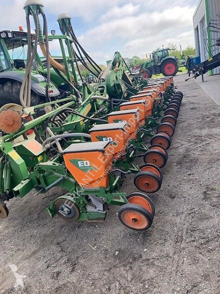 Amazone  ED902K mit Fronttank seeder