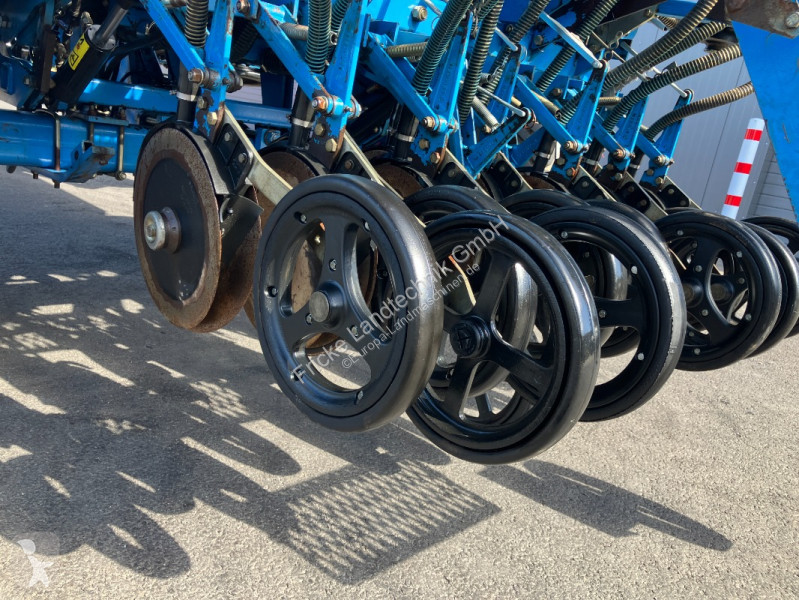 بذارة Lemken  Solitair 9 32R - 125