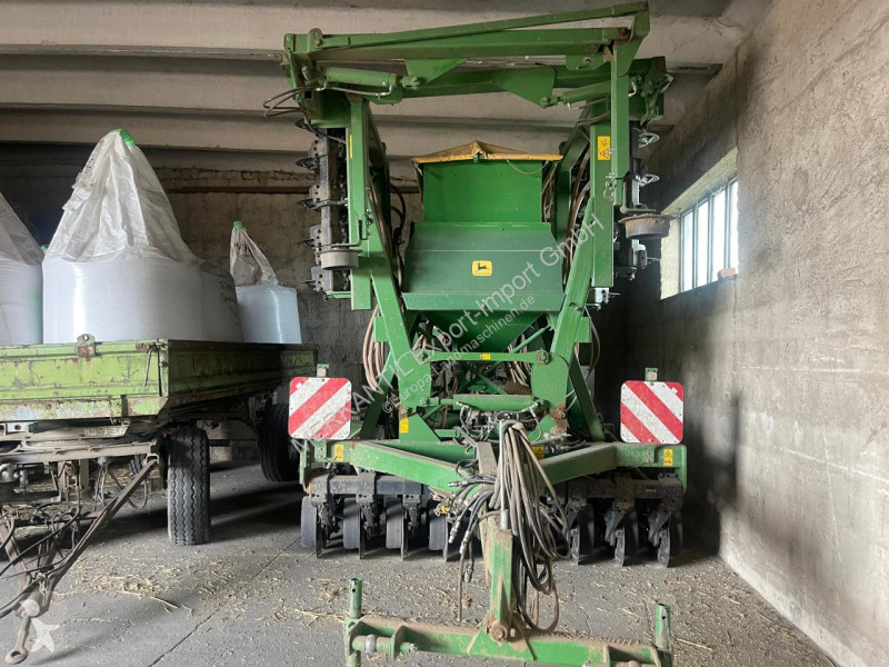 Semoir John Deere  750 A