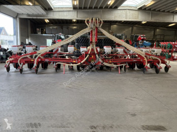 Kverneland precision seed drill