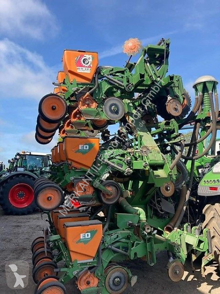 Amazone  ED902K mit Fronttank seeder