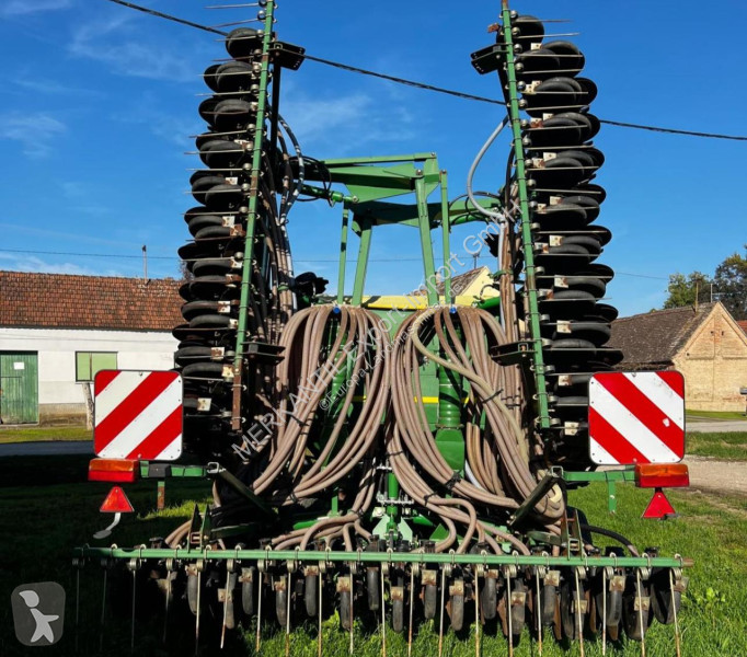 بذارة John Deere  740A - 9 Meter