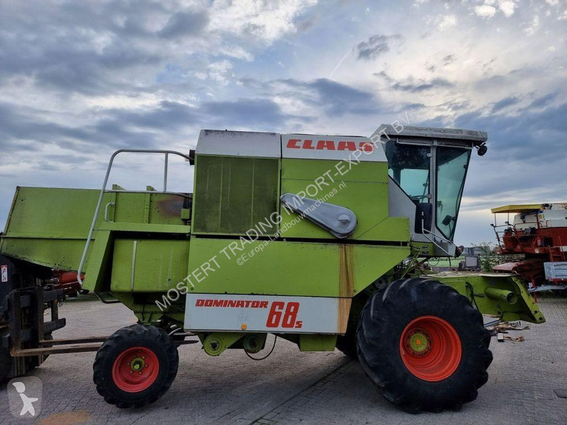 Moisson Claas Dominator 68s Claas Dominator 68S...