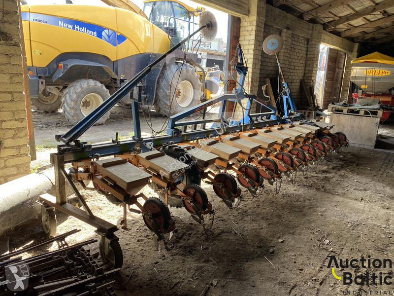 UD2012 seeder
