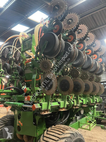 Amazone  EDX6000 TC seeder