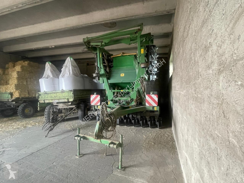 Semoir John Deere  750 A
