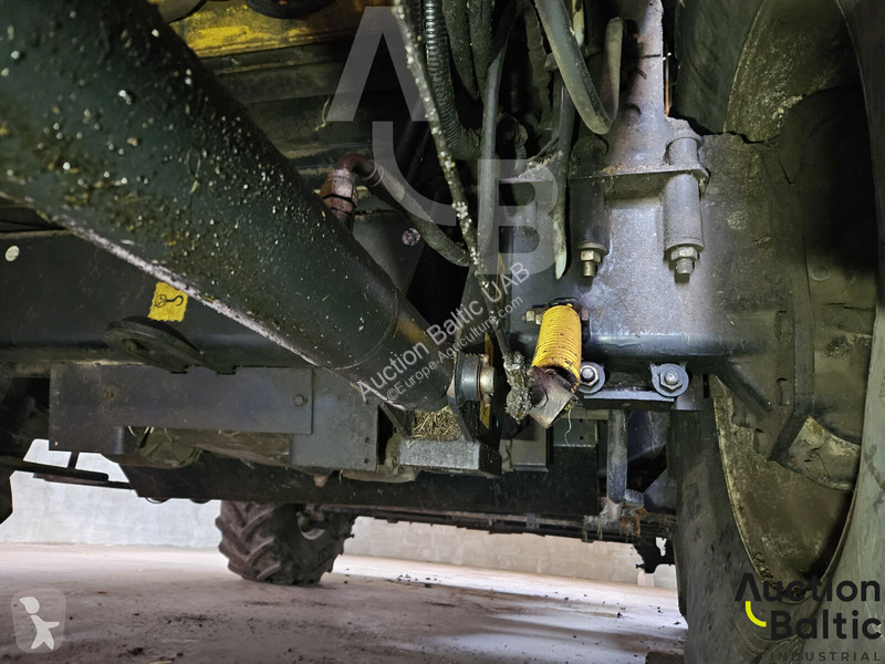 Skörd New Holland CR 9080