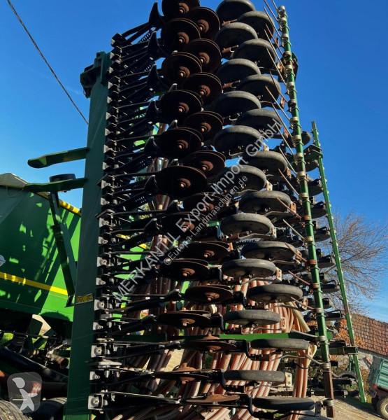 بذارة John Deere  740A - 9 Meter