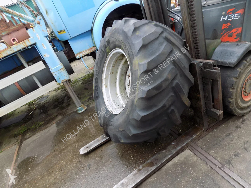 Seminatrice  good year banden met velg 540/65 R 24